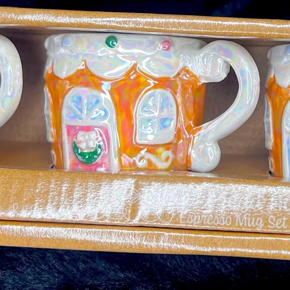 Súper Cute Gingerbread House espresso mugs set of 4 - Picture 2 of 4